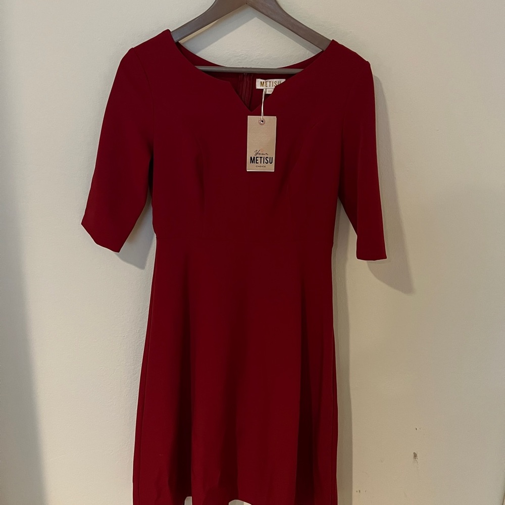 Wine red notch neck midi dress with choker